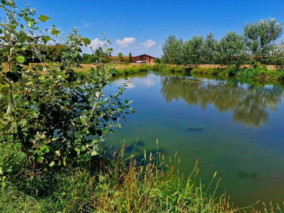 Pacy - Park City Home San Giuliano Milanese Kültér fotó